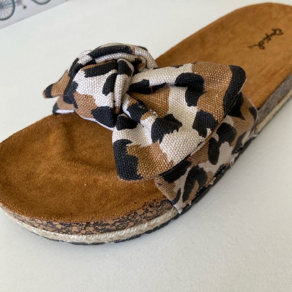 NEW Leopard 🐆 Sandals 👡 - Picture 5 of 5